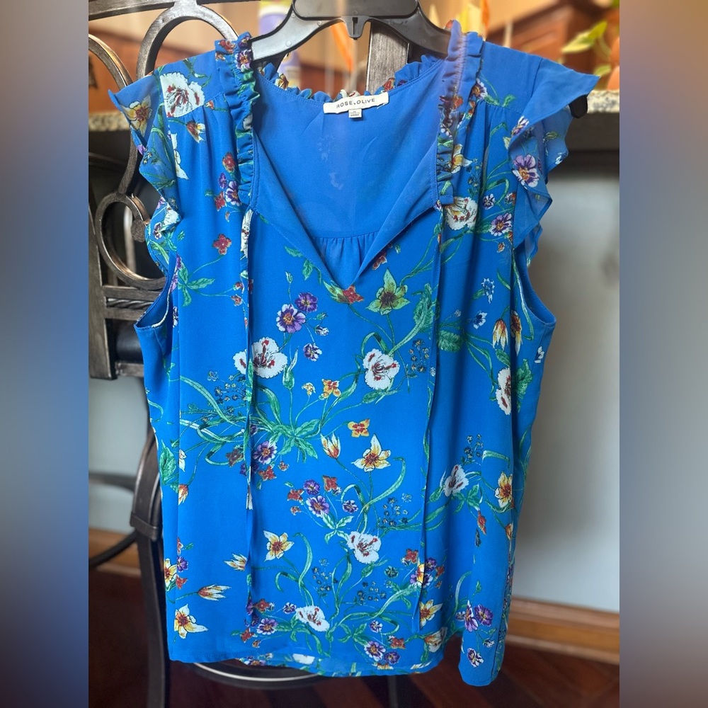 Rose & Olive Vibrant Blue Floral Blouse. Medium. Like 🆕